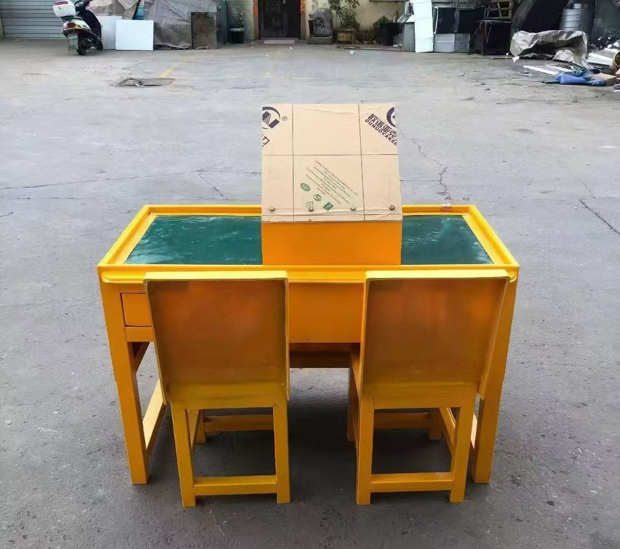 保康防静电导通桌井下煤矿火工品发放桌：危险品流转的安全守护者